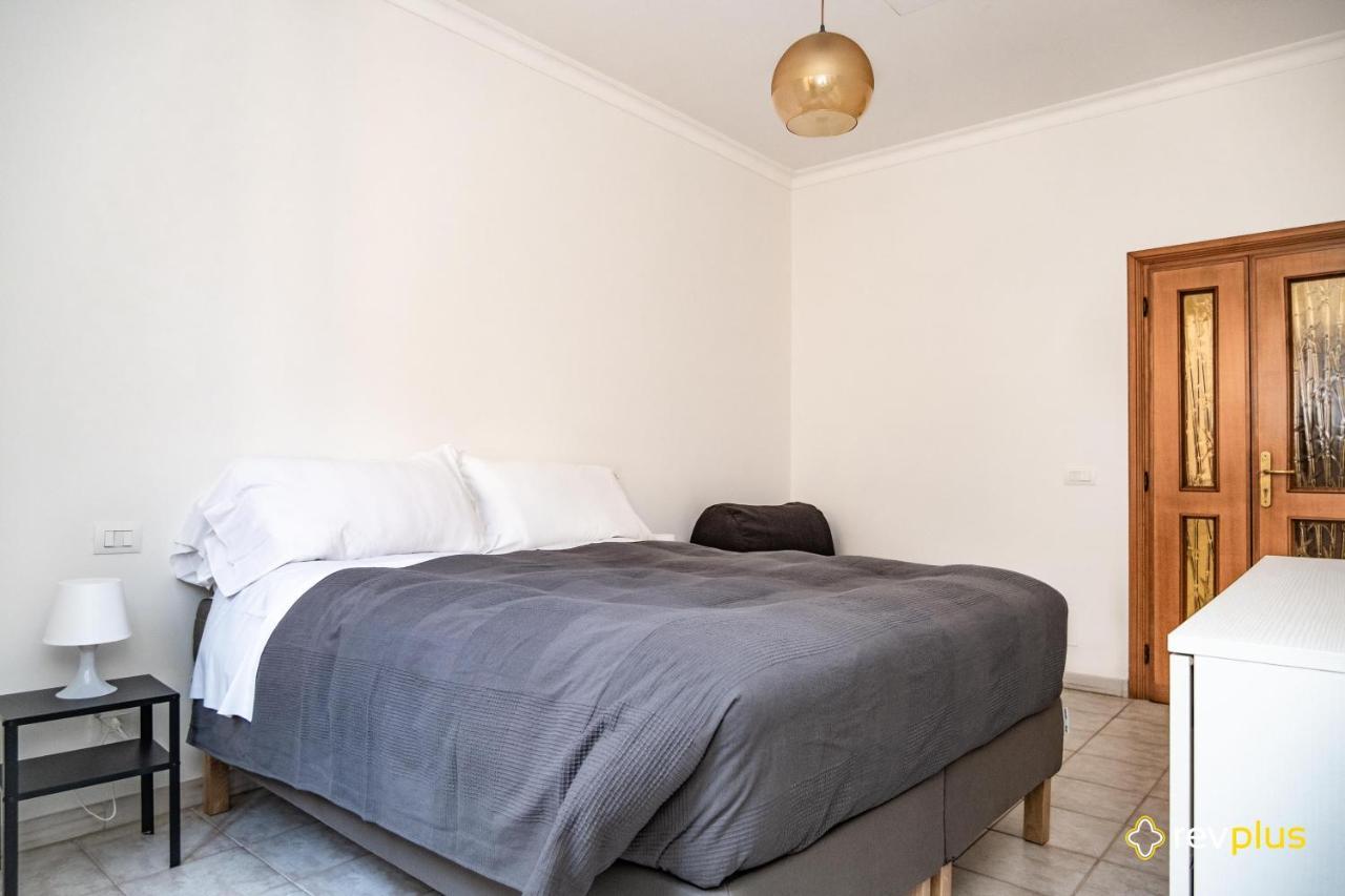 Mecenate Apartment Cavour Рим Екстер'єр фото